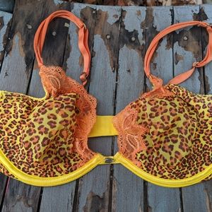 Victoria Secret Very Sexy Cheetah Bra Size 36C EUC